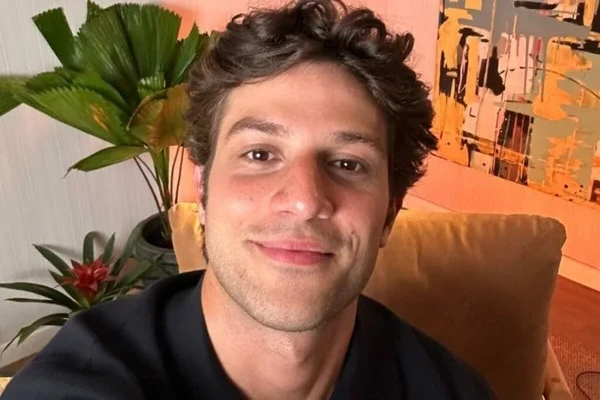 Chay Suede por Reprodução