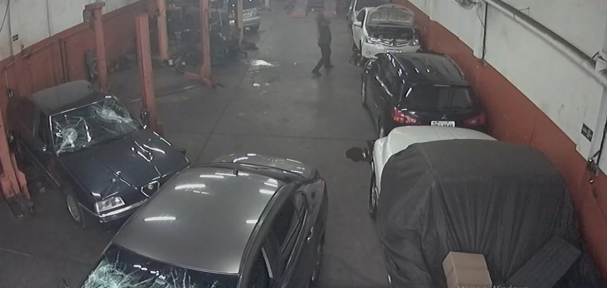 Lucas destruiu carros em oficina após briga por Reprodução