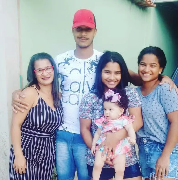 Mile Moreira é irmã gêmea de Milena, do BBB 26 por Reprodução/Instagram