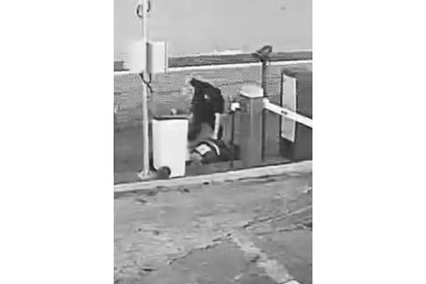 Motorista agrediu funcionário por demora de cancela em estacionamento por Reprodução