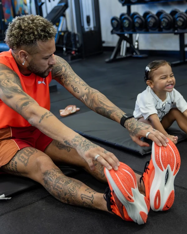 Neymar e Mavie por Reprodução/Instagram