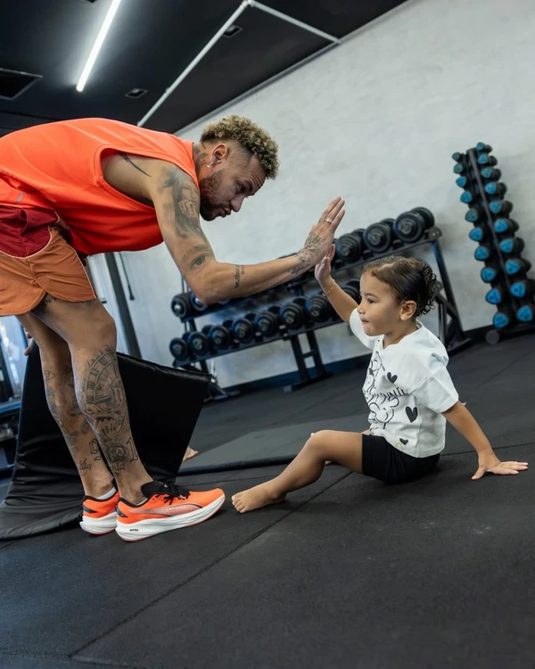 Neymar e Mavie por Reprodução/Instagram