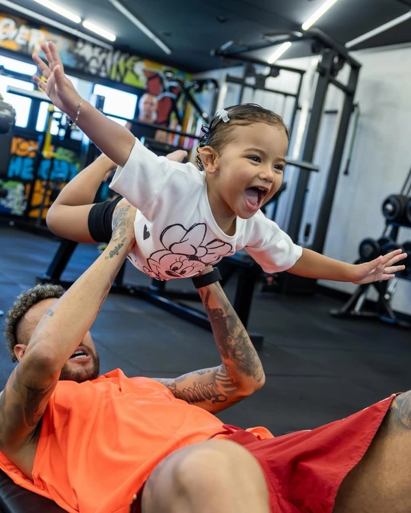 Neymar e Mavie por Reprodução/Instagram