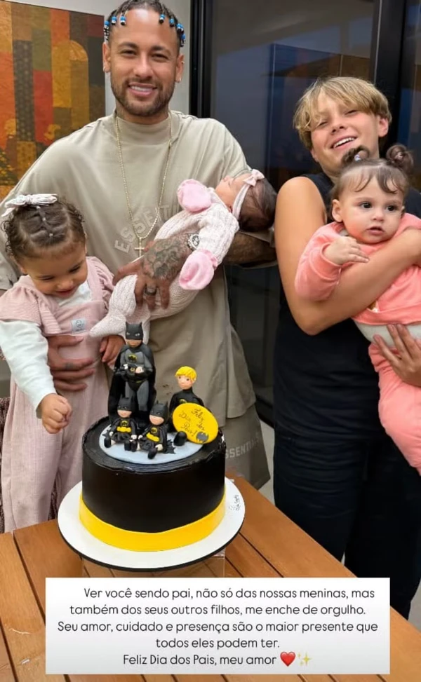Neymar e os quatro filhos: Mavie, Mel, Davi Lucca e Helena por Reprodução/Instagram