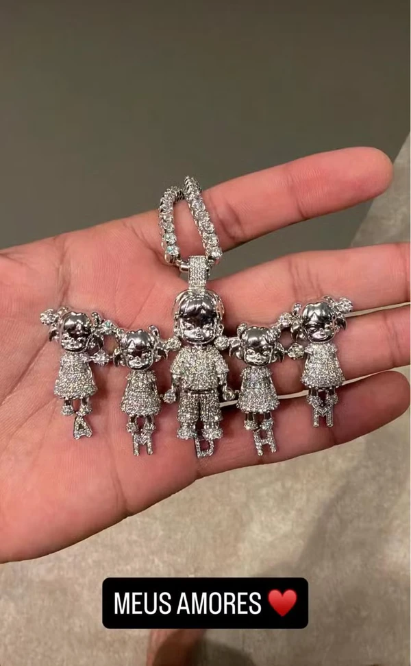 Pingente postado por Neymar por Reprodução/Instagram