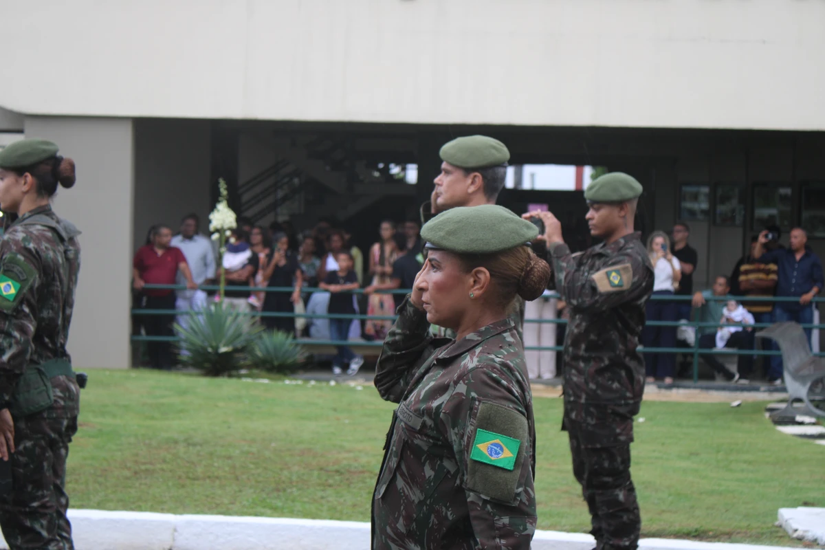 Primeira turma de mulheres recrutas do Exército Brasileiro por Divulgação