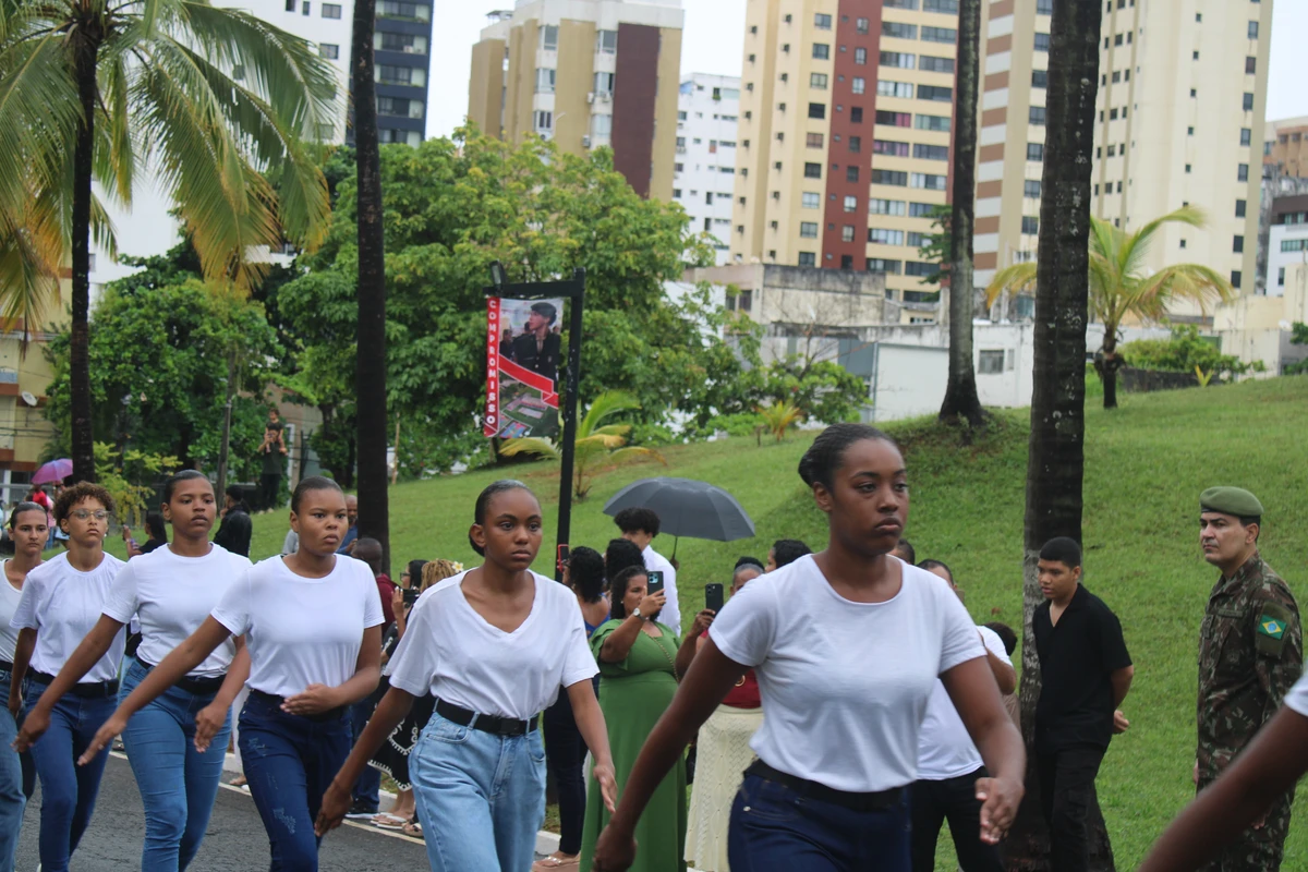 Primeira turma de mulheres recrutas do Exército Brasileiro por Divulgação