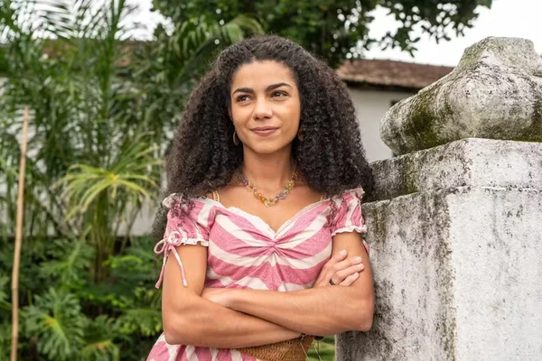 Samantha Jones é Mundica na novela 'A nobreza do amor