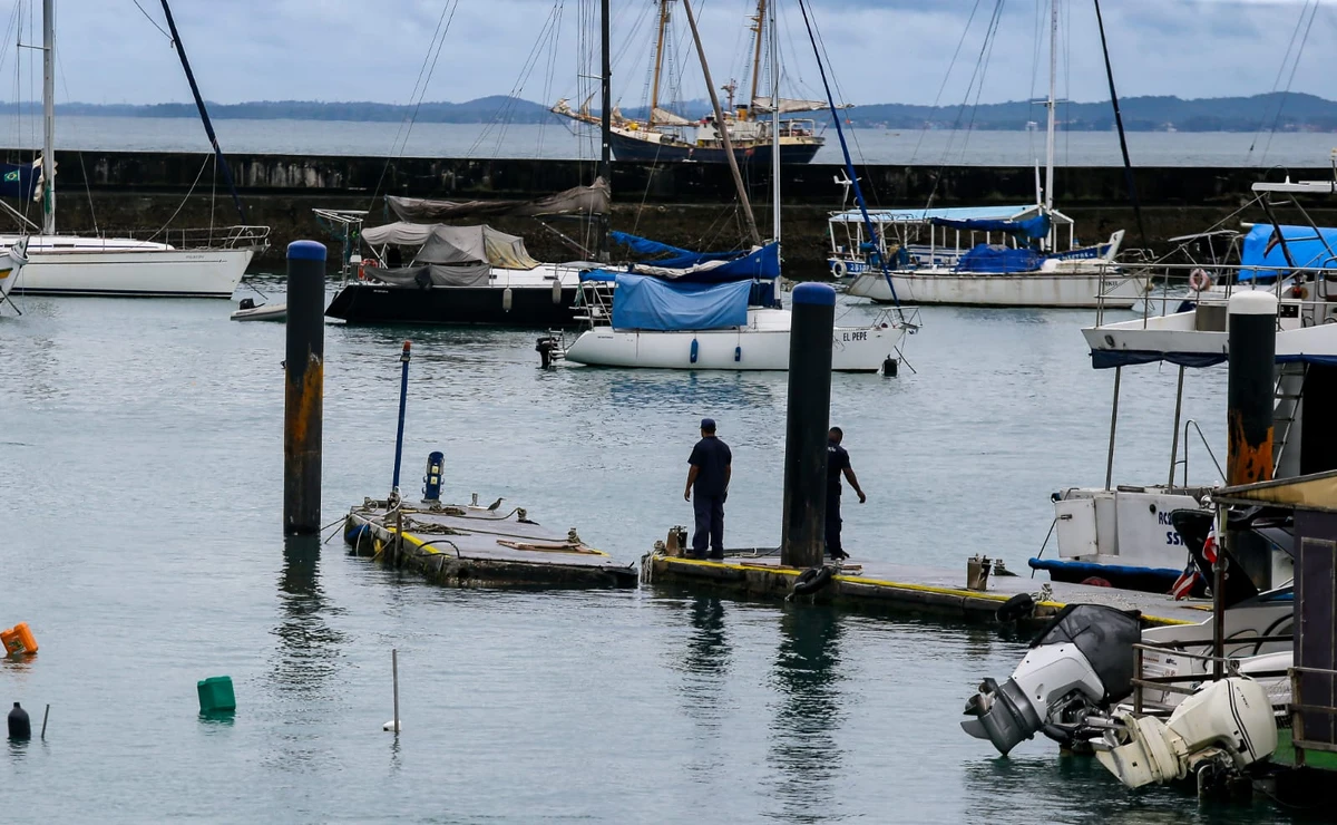 Ventos fortes de sábado provocaram impactos em um dos píeres do Terminal Náutico da Bahia
