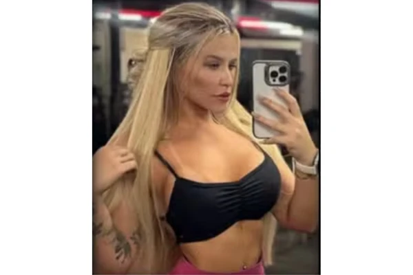 Amanda Arantes foi baleada no velório da mãe por Reprodução