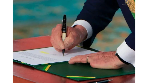 O poder de sancionar (aprovar) ou vetar (negar) projetos de lei é uma das ferramentas mais fortes do presidente para moldar o futuro do país por Sergio Lima AFP