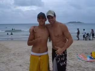 Jonas Sulzbach e seu irmão, Rafael Noronha por Reprodução