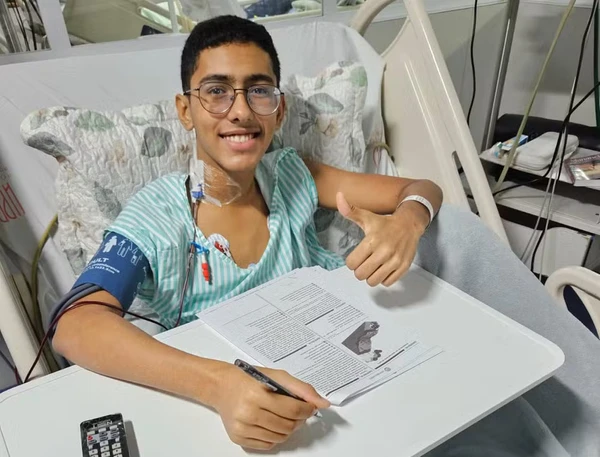 Jovem com doença rara faz Enem em hospital e passa para Medicina em três universidades públicas