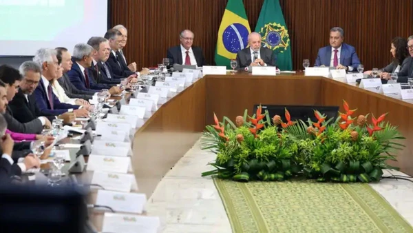 Lula em reunião por Valter Campanato/ Agência Brasil