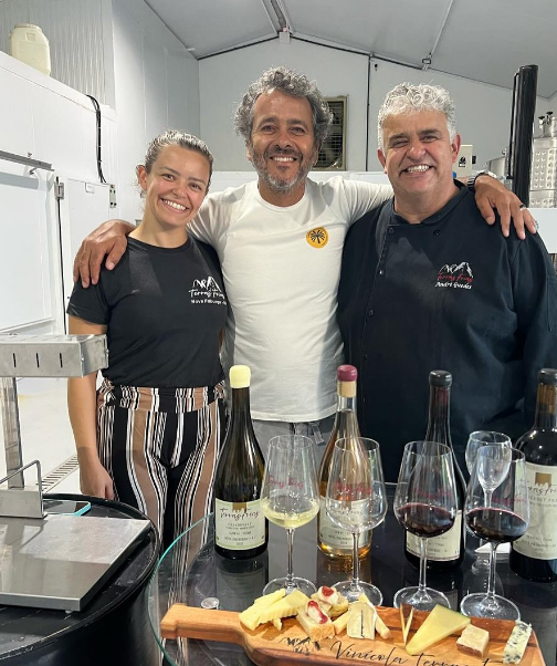 Marcos Palmeira recebe turistas em sua fazenda por Reprodução