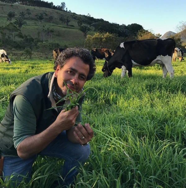 Marcos Palmeira recebe turistas em sua fazenda por Reprodução