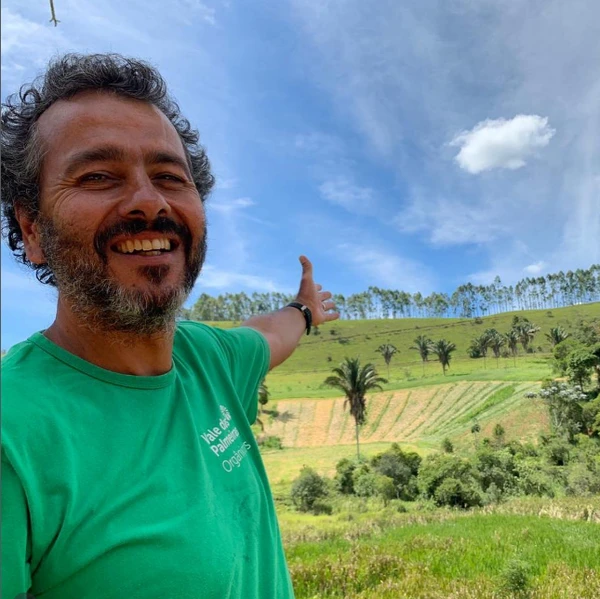 Marcos Palmeira recebe turistas em sua fazenda por Reprodução