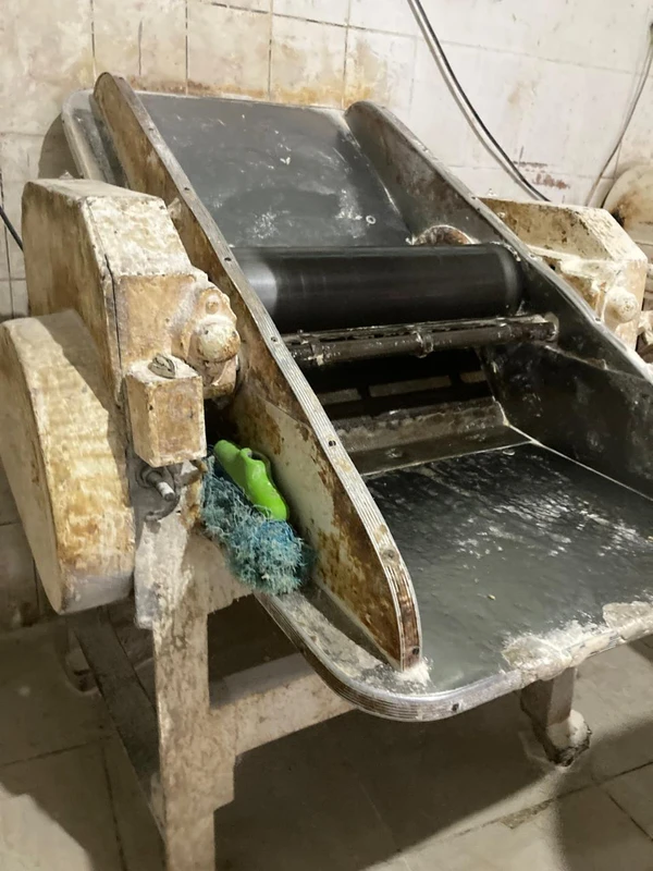 Mercado e padaria foram interditados por condições precárias de higiene por Divulgação