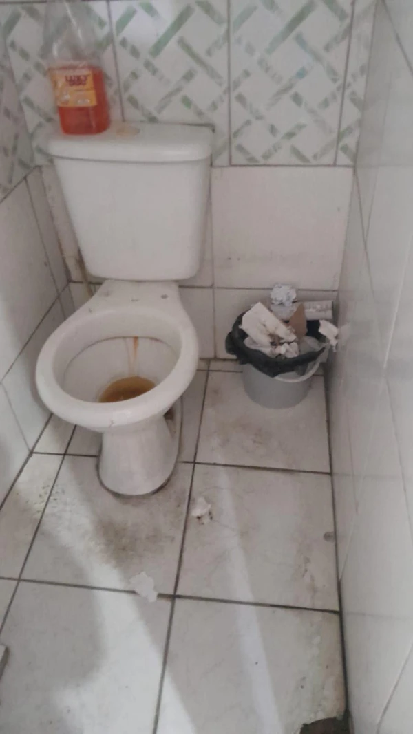 Mercado e padaria foram interditados por condições precárias de higiene por Divulgação