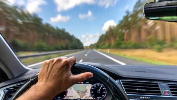 No coração do Rub' al Khali, monotonia e calor testam a concentração