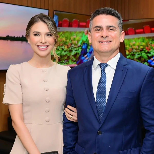 O prefeito de Manaus, David Almeida, e a esposa, Izabelle Fontenelle por Reprodução/Instagram