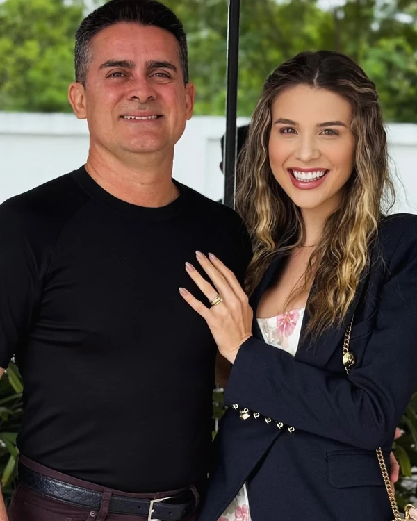 O prefeito de Manaus, David Almeida, e a esposa, Izabelle Fontenelle por Reprodução/Instagram