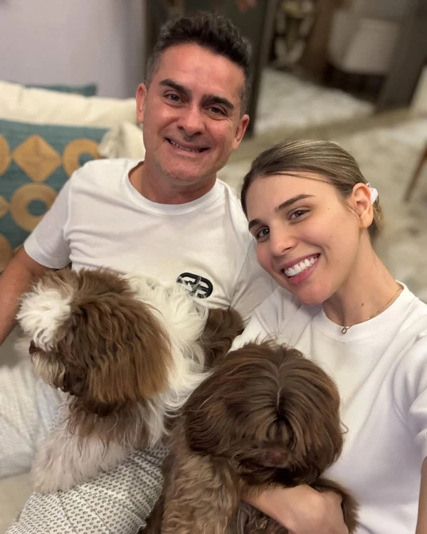 O prefeito de Manaus, David Almeida, e a esposa, Izabelle Fontenelle por Reprodução/Instagram