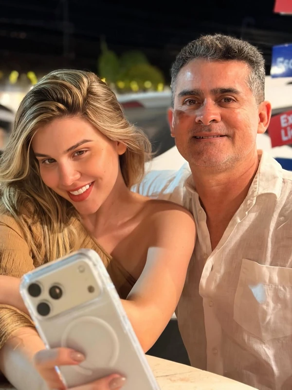 O prefeito de Manaus, David Almeida, e a esposa, Izabelle Fontenelle por Reprodução/Instagram