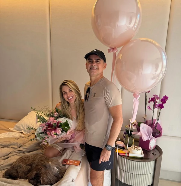 O prefeito de Manaus, David Almeida, e a esposa, Izabelle Fontenelle por Reprodução/Instagram