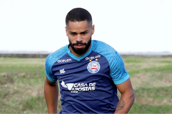 Raí Nascimento com a camisa do Bahia por Felipe Oliveira/EC Bahia