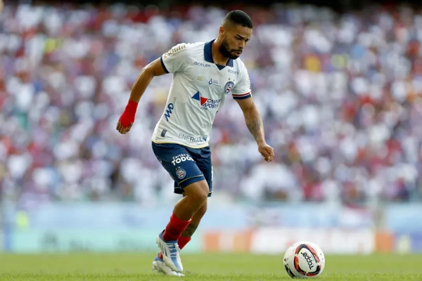 Raí Nascimento com a camisa do Bahia