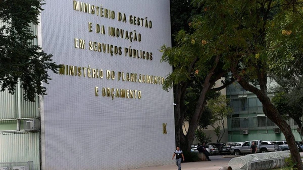 SALÁRIO DE DEPUTADOS EM 2026 por Fonte: Agência Senado