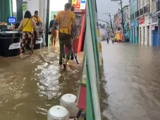 Imagem - Fortes chuvas provocam alagamentos e transtornos para moradores de Cachoeira