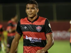 Imagem - Volante que deixou Vitória rumo à Europa vai parar na segunda divisão da China