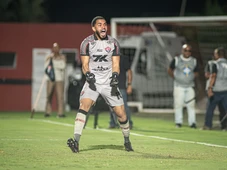 Imagem - Lucas Arcanjo cresce após defesas de pênalti e se torna trunfo do Vitória para Ba-Vi