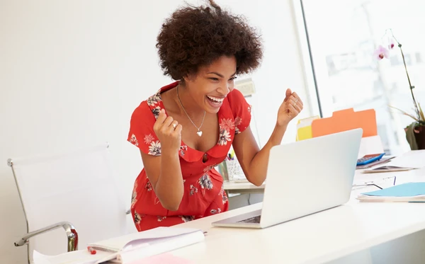 A iniciativa é direcionada a 50 gestoras públicas de todo o Brasil que serão selecionadas para participar de uma jornada de formação