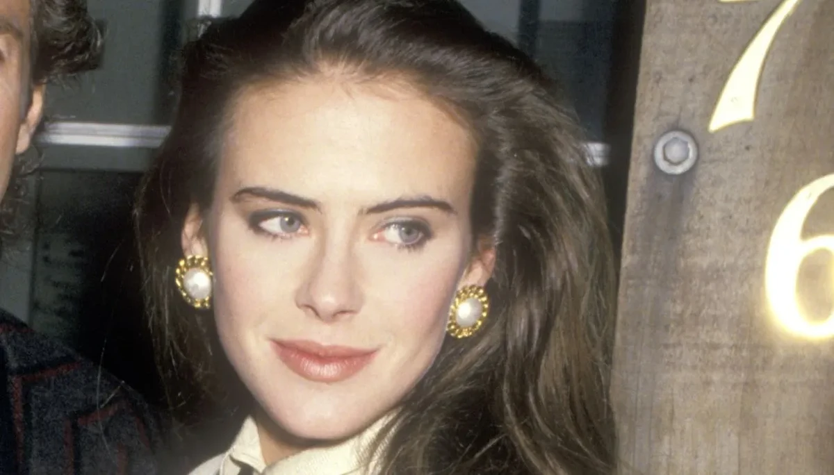 Annabel Schofield por Reprodução