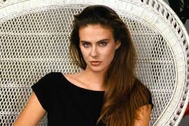 Annabel Schofield por Reprodução