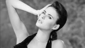 Annabel Schofield por Reprodução