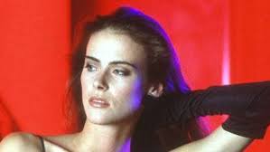 Annabel Schofield por Reprodução