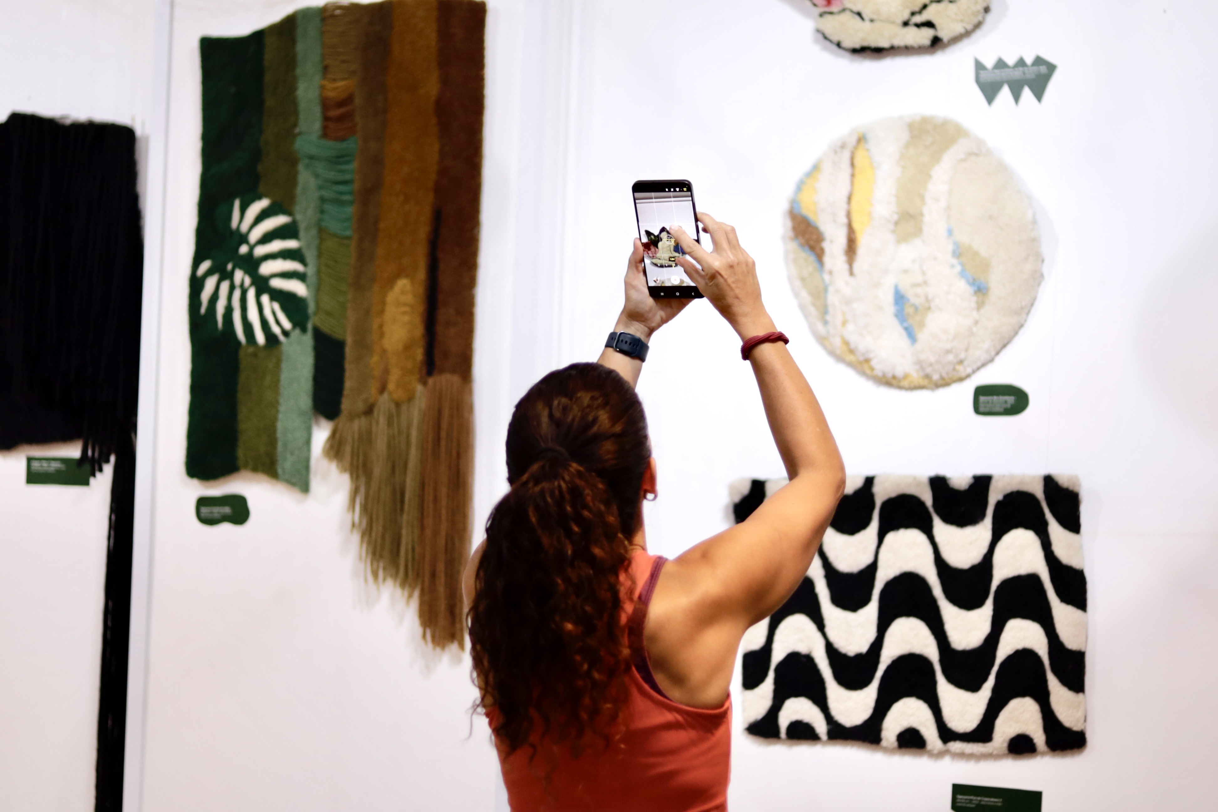 Artista têxtil mineiro, Éder Rezende, lança exposição com suas obras de tapeçaria por Divulgação