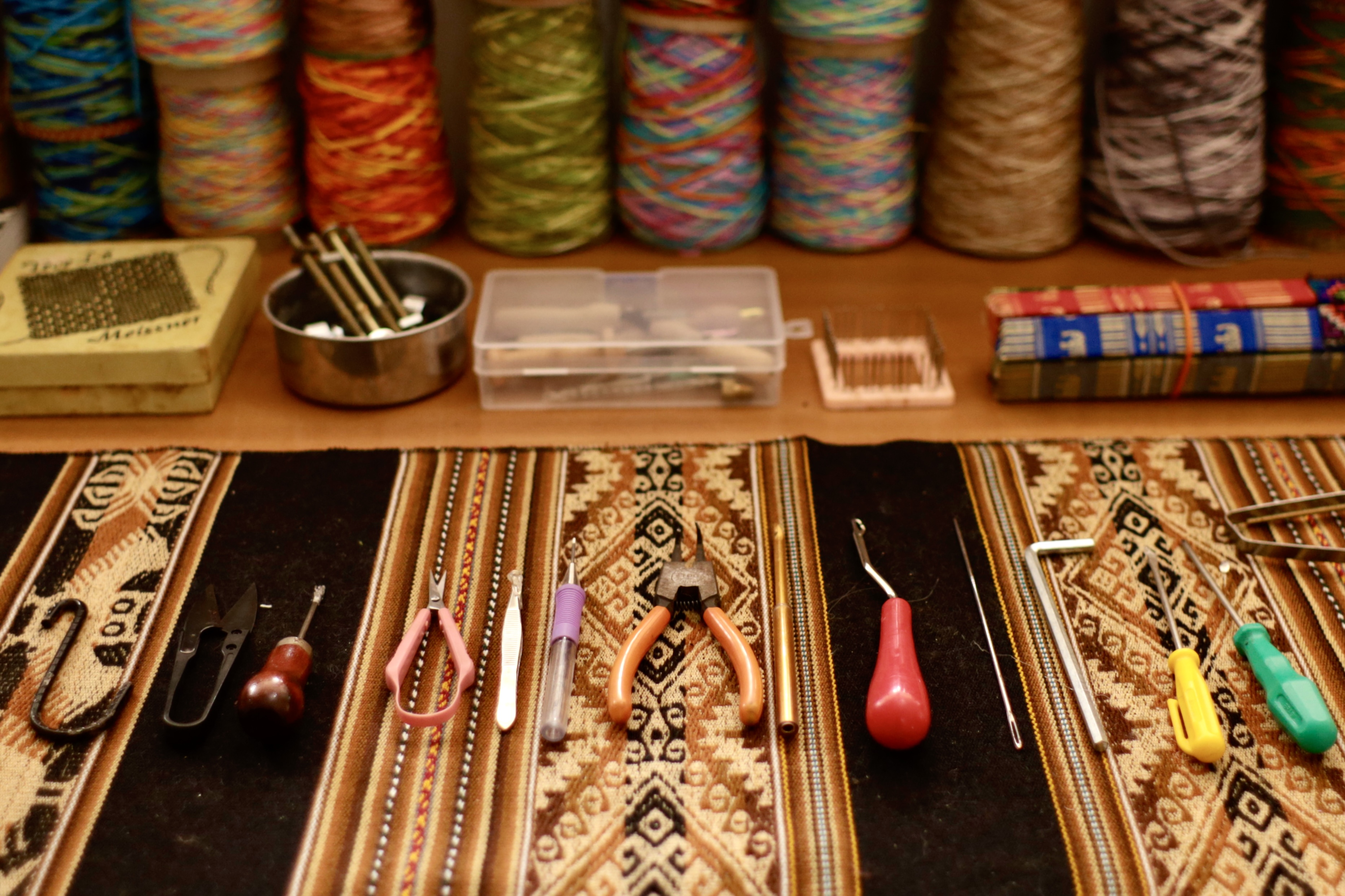 Artista têxtil mineiro, Éder Rezende, lança exposição com suas obras de tapeçaria por Divulgação