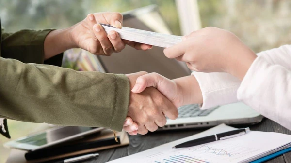 Pesquisa da Serasa Experian mostra consolidação do crédito consignado privado nas empresas. 