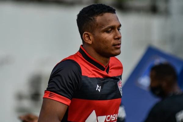 Gabriel Bispo com a camisa do Vitória por Pietro Carpi/EC Vitória