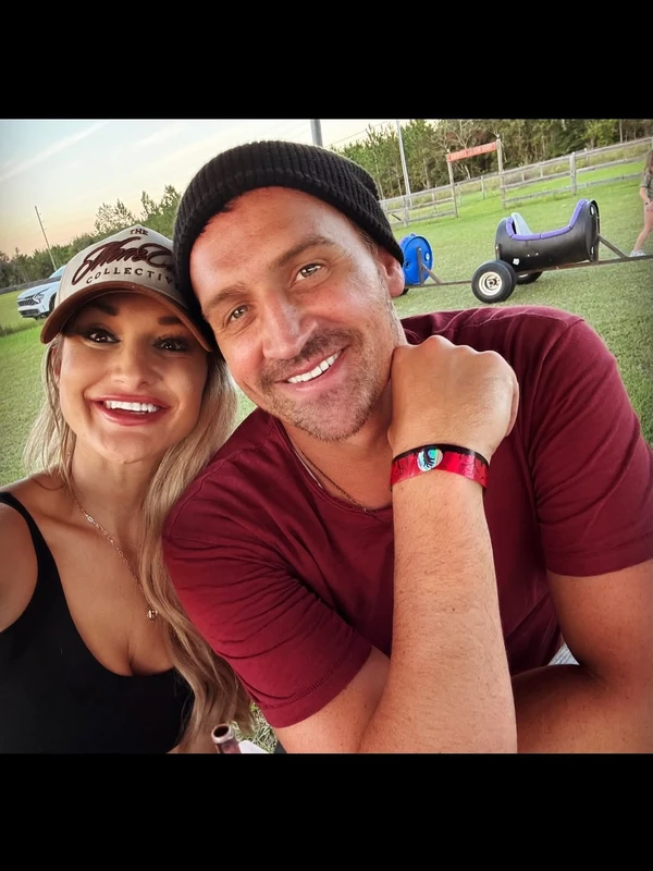 Ryan Lochte e Molly Gillihan por Reprodução/Instagram