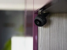 Imagem - Dicas legais: é proibido colocar uma câmera na porta do próprio imóvel?