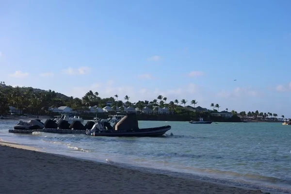 Ainê e Phillippe Coutinho curtem férias em resort luxuoso por Reprodução