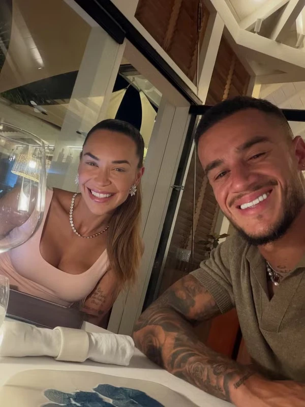 Ainê e Phillippe Coutinho curtem férias em resort luxuoso por Reprodução