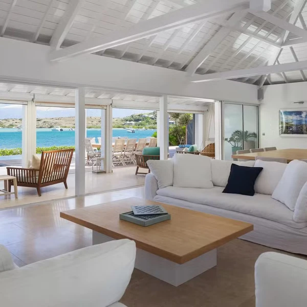 Ainê e Phillippe Coutinho curtem férias em resort luxuoso por Reprodução