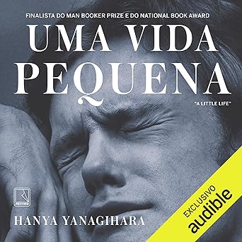 Audiolivro de Uma vida pequena, de Hanya Yanagihara (Record). Uma vida pequena é um dos livros mais surpreendentes, desafiadores, perturbadores e profundamente emocionantes das últimas décadas. Uma narrativa épica sobre amor e amizade de quatro jovens que consegue romper barreiras e impactar ouvintes. por Reprodução